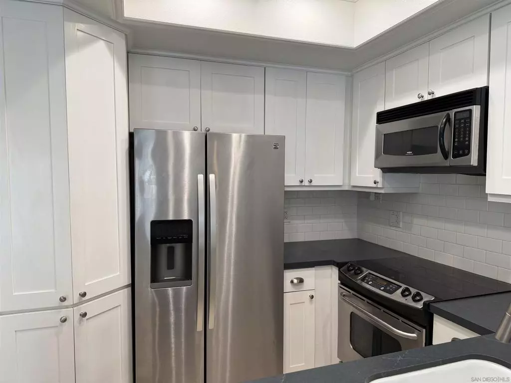 San Diego, CA 92101,620 State St #115