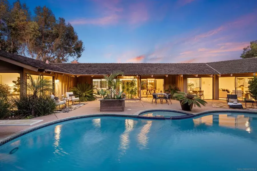 7716 Hidden Valley Ct, La Jolla, CA 92037