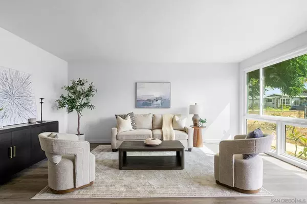 San Diego, CA 92117,4972 Ensign St