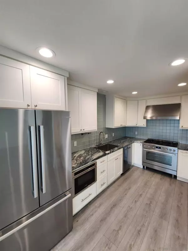 Solana Beach, CA 92075,809 Highland Dr.