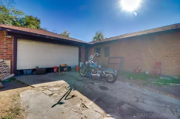 Campo, CA 91906,29845 Lake View Dr.