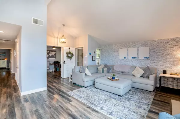 Poway, CA 92064,13286 Creek Park Ln