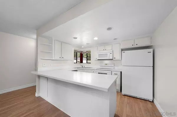 Escondido, CA 92027,1257 E Grand Ave #D