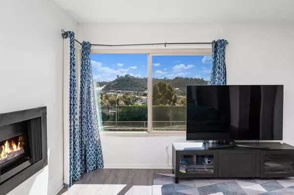 San Diego, CA 92108,10425 Caminito Cuervo #217