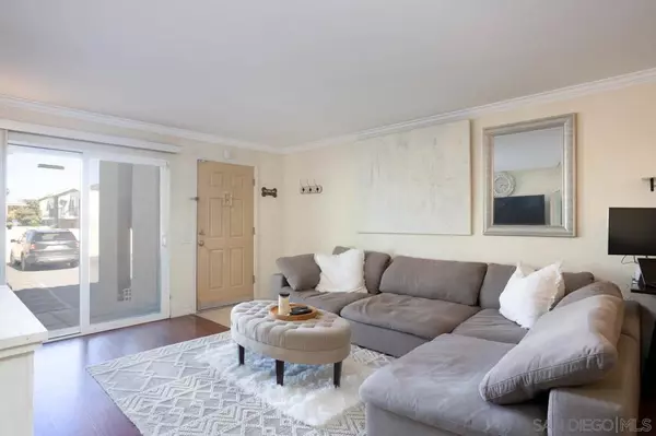 El Cajon, CA 92020,180 Chambers St #4