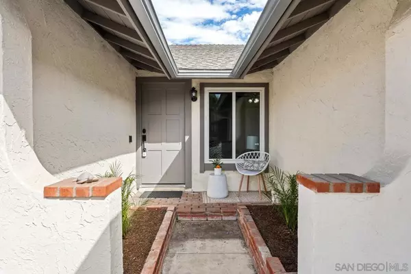 San Diego, CA 92119,7104 Ruane St