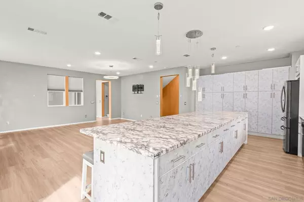 San Diego, CA 92154,5361 Calle Rockfish #68