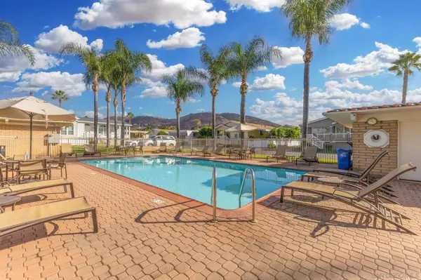 450 E Bradley Ave #18, El Cajon, CA 92021