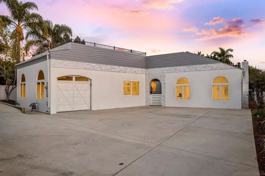 Oceanside, CA 92054,1513 California St