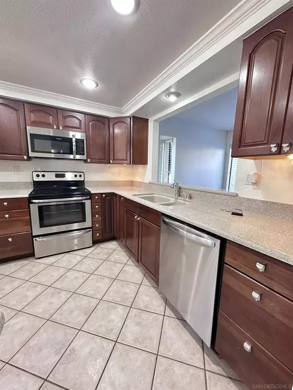 3031 Plaza Lorenzo, Bonita, CA 91902