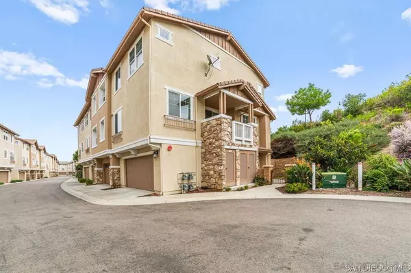 3042 Cole Grade Dr, Santee, CA 92071