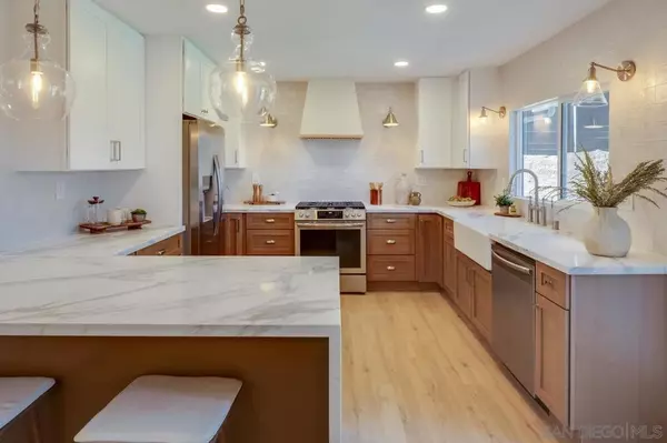 11384 Almazon St, San Diego, CA 92129