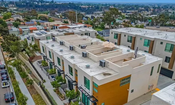 1055 32nd St #8, San Diego, CA 92102