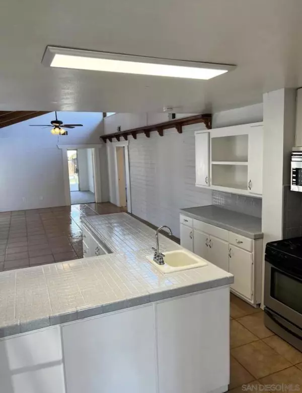 Perris, CA 92571,820 N Perris Blvd