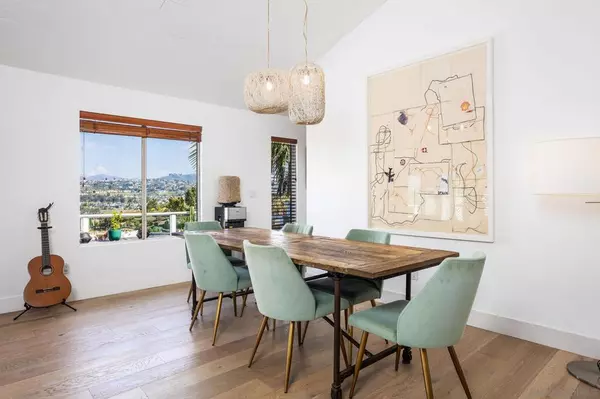 Carlsbad, CA 92009,2438 Sacada Cir