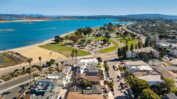 San Diego, CA 92109,3825 Kendall St