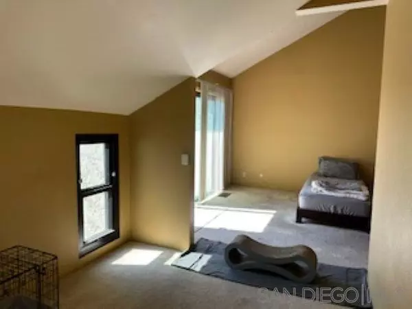 San Diego, CA 92107,2258 Caminito Pescado #11