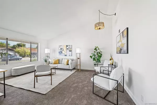 Carlsbad, CA 92009,2711 Levante St