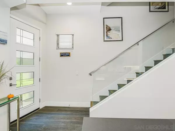 San Diego, CA 92109,938 Opal St