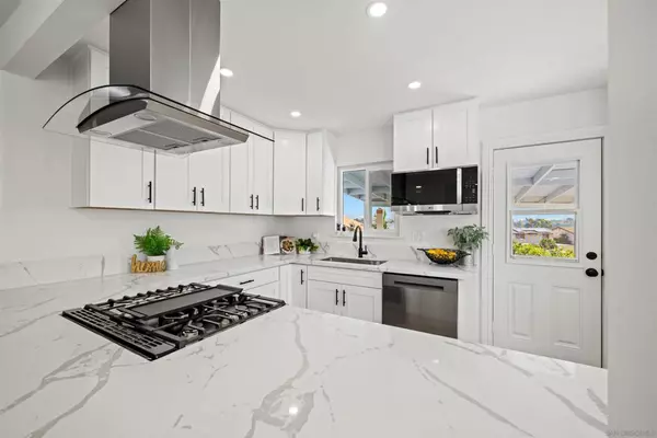 San Diego, CA 92139,2951 MANOS DRIVE