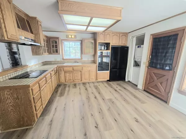 Idyllwild, CA 92549,25093 Rim Rock Rd