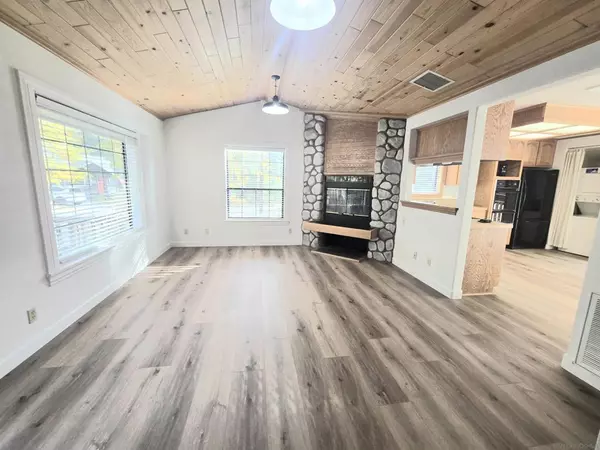 Idyllwild, CA 92549,25093 Rim Rock Rd