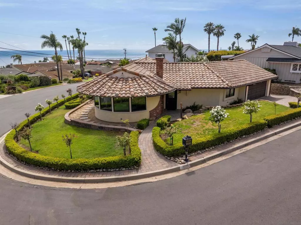 La Jolla, CA 92037,5602 Ladybird Lane