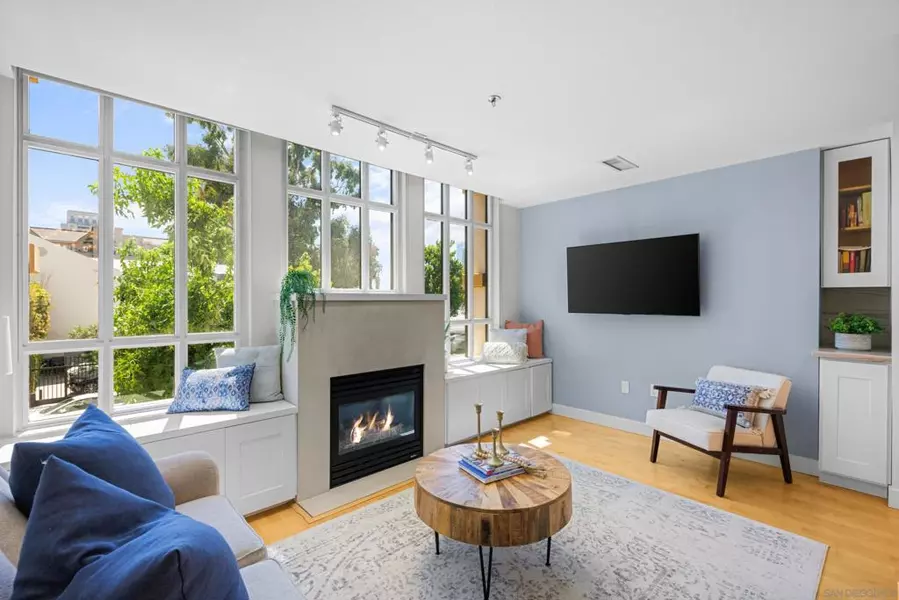 700 W Harbor Dr #202, San Diego, CA 92101