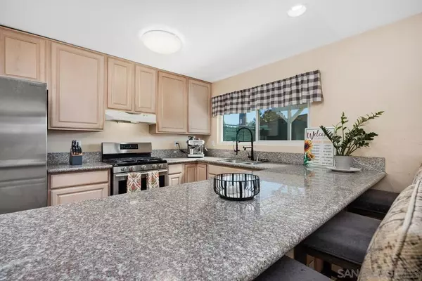 Oceanside, CA 92057,5014 El Mirlo