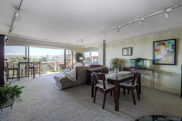 San Diego, CA 92106,1150 Anchorage Ln #303