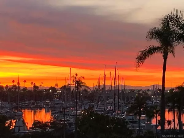 San Diego, CA 92106,1150 Anchorage Ln #303