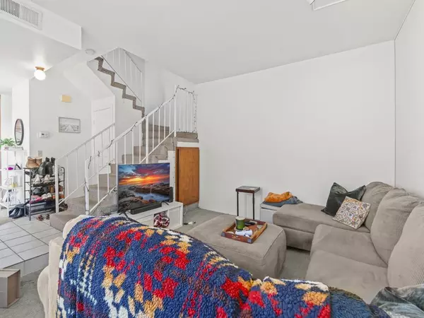 San Diego, CA 92109,974 Sapphire Street