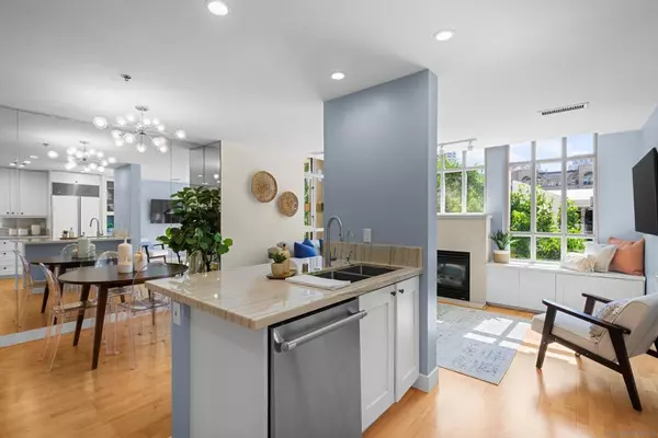 San Diego, CA 92101,700 W Harbor Dr #202