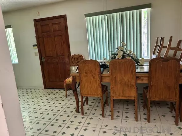 Calexico, CA 92231,904 Salvador Guilin St W