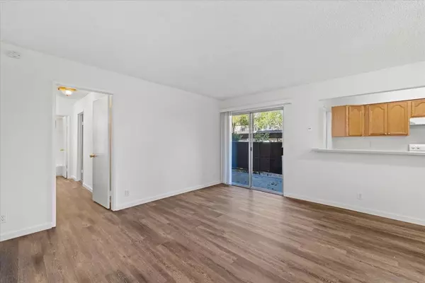 San Diego, CA 92108,8069 Caminito De Pizza #F