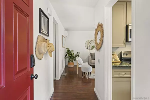 San Diego, CA 92111,6224 Caminito Juanico