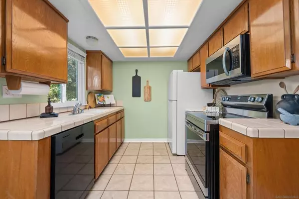 San Diego, CA 92104,3005 Thorn St #3