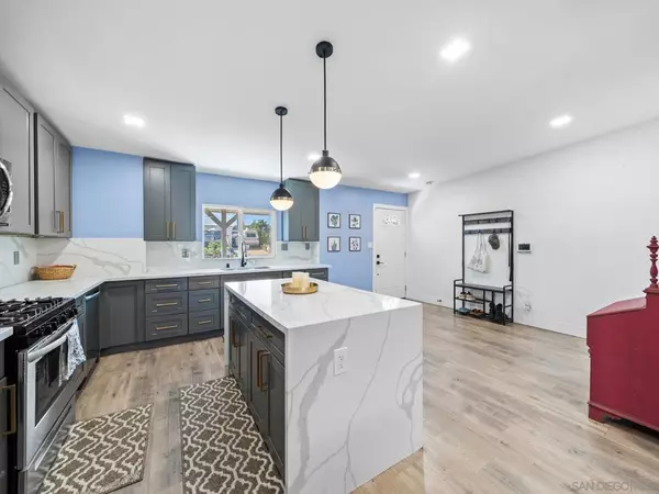 San Diego, CA 92115,4259 View Place