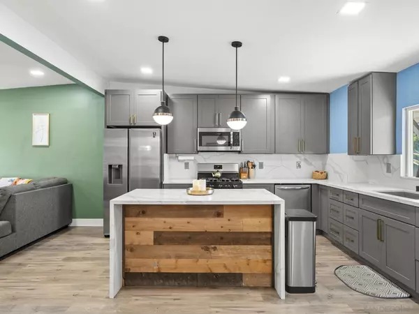 San Diego, CA 92115,4259 View Place