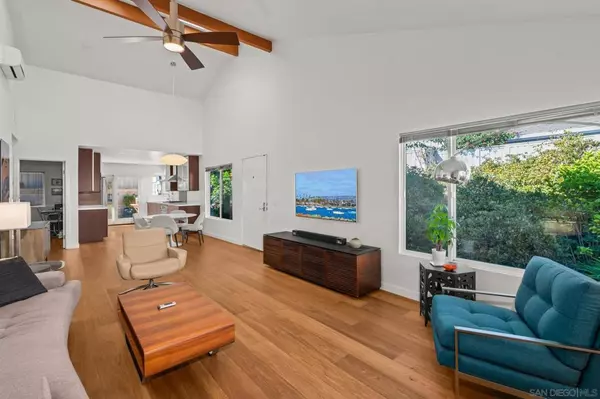 La Jolla, CA 92037,8222 Caminito Modena