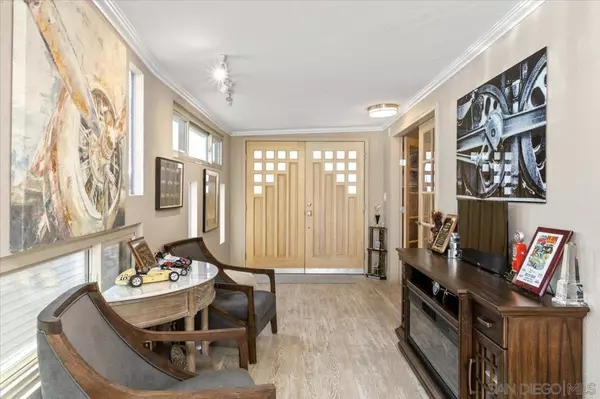 Carlsbad, CA 92011,7232 Santa Barbara Street #318