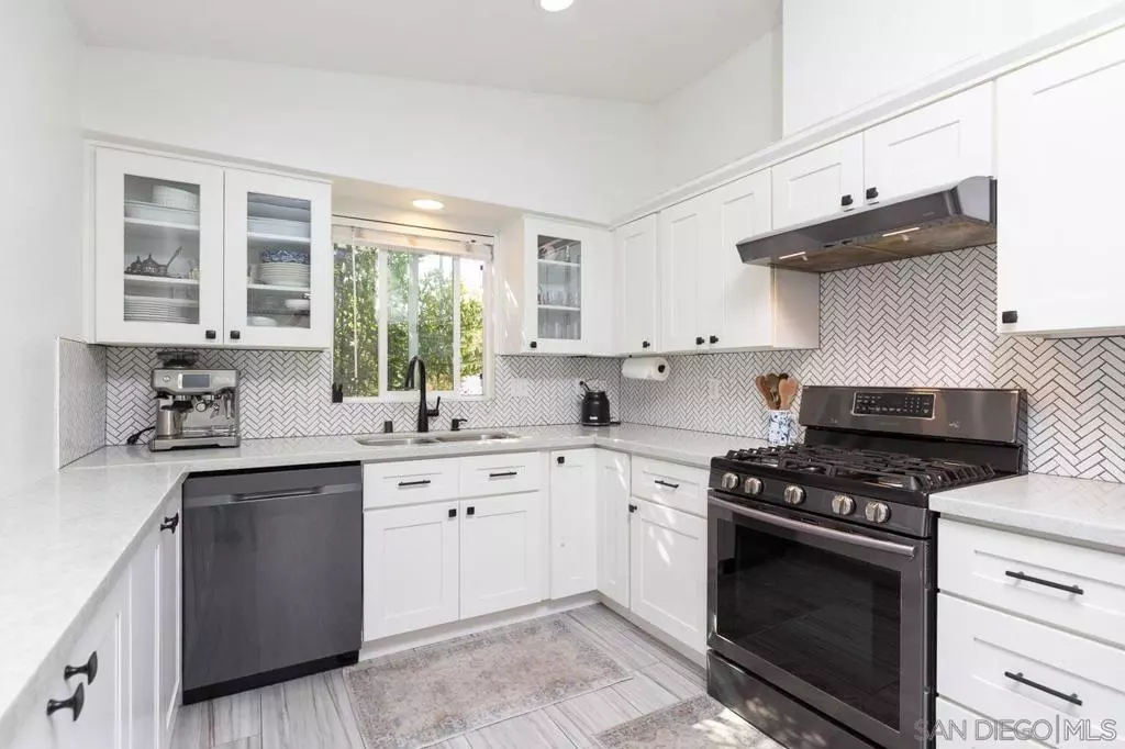 El Cajon, CA 92020,650 E Madison Ave