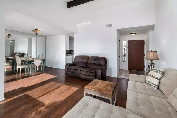 Carlsbad, CA 92011,907 Caminito Estrada #E