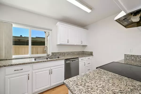 San Diego, CA 92126,10143 Caminito Volar