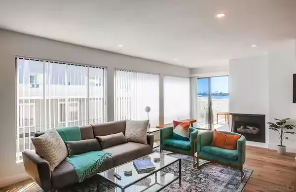 San Diego, CA 92109,3888 Riviera Dr #206