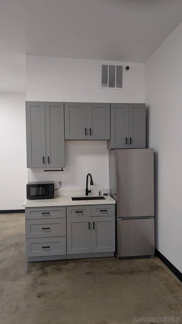 San Diego, CA 92110,3776 Riley St