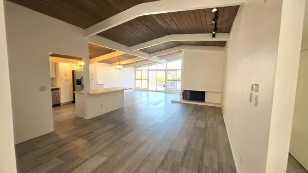 San Diego, CA 92109,4985 Pacifica