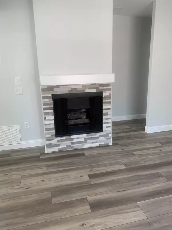 San Diego, CA 92126,8654 New Salem st #47