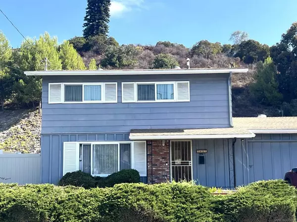 San Diego, CA 92120,7427 Margerum Ave