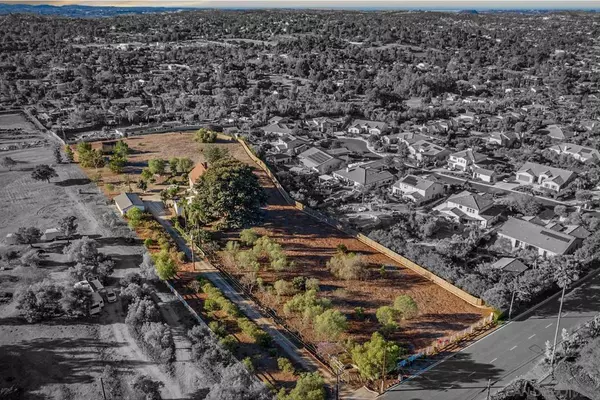 Vista, CA 92084,2261 Edgehill Rd